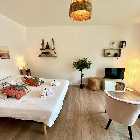 Nihal, Studio Proche Zenith Avec Parking Et Balcon Caen Exterior foto
